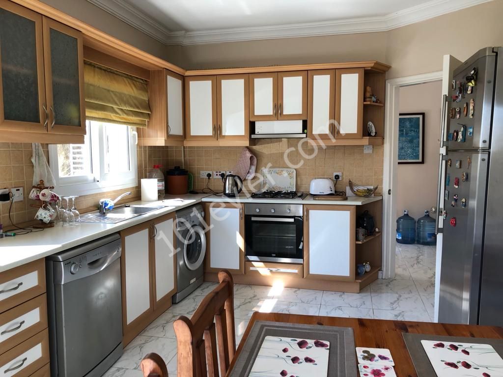 3 bedroom  Bungalow for sale in Lapta / Kyrenia