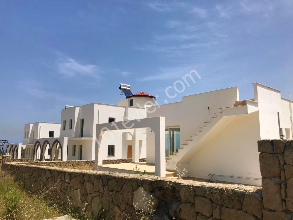 Garden villa for sale in Kyrenia Çatalköy with 3 + 1 swimming pool and super mountain sea view