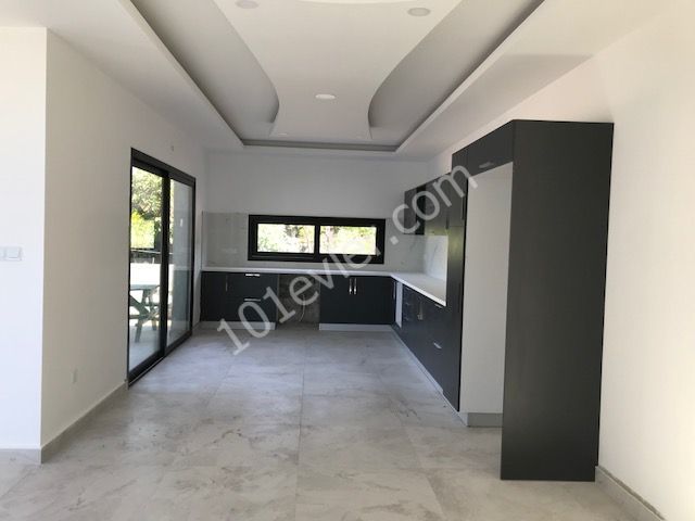 Super Luxus neu fertige VILLA mit 4 Schlafzimmern zum Verkauf in Kyrenia OZANKÖY ** 