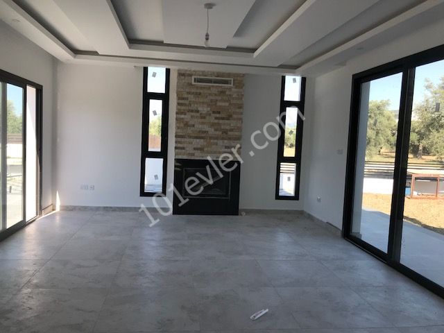 Super Luxus neu fertige VILLA mit 4 Schlafzimmern zum Verkauf in Kyrenia OZANKÖY ** 