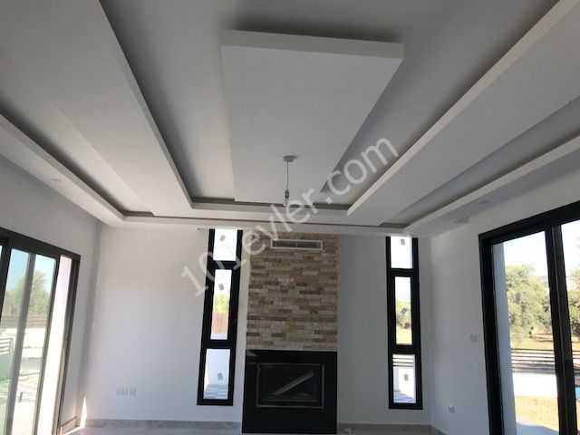 Super Luxus neu fertige VILLA mit 4 Schlafzimmern zum Verkauf in Kyrenia OZANKÖY ** 