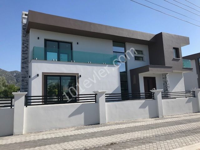 Super Luxus neu fertige VILLA mit 4 Schlafzimmern zum Verkauf in Kyrenia OZANKÖY ** 