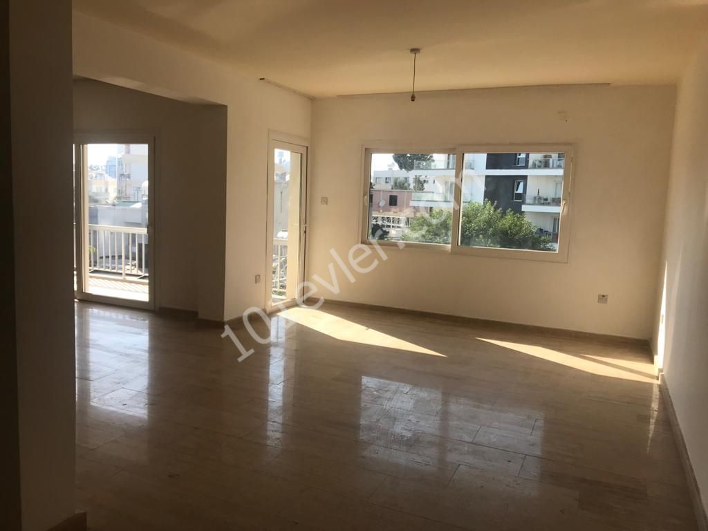 4 bedroom flat for sale in Kyrenia center, North Cyprus