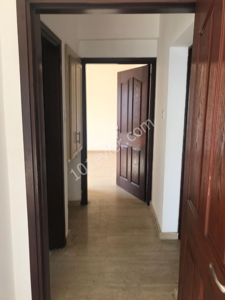 GİRNE MERKEZDE 2+1 SATILIK TÜRK KOÇANLI DAİRE 