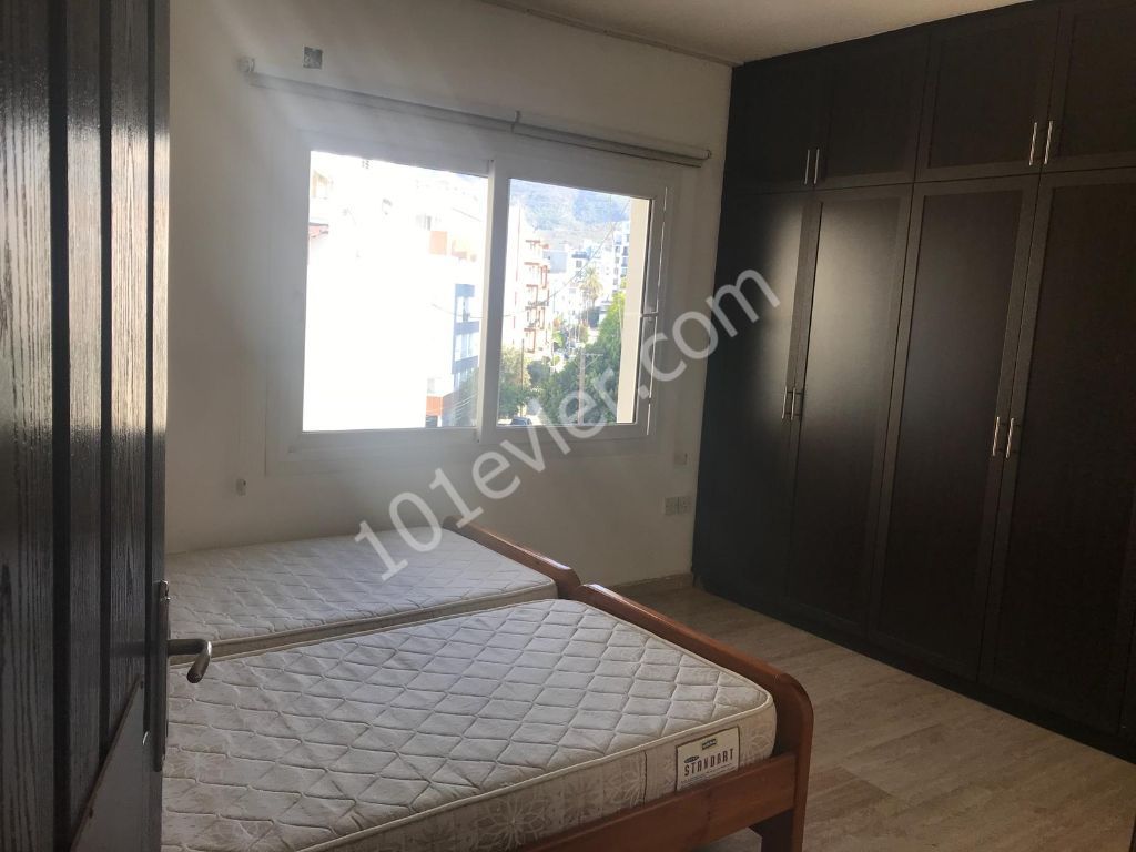 GİRNE MERKEZDE 2+1 SATILIK TÜRK KOÇANLI DAİRE 