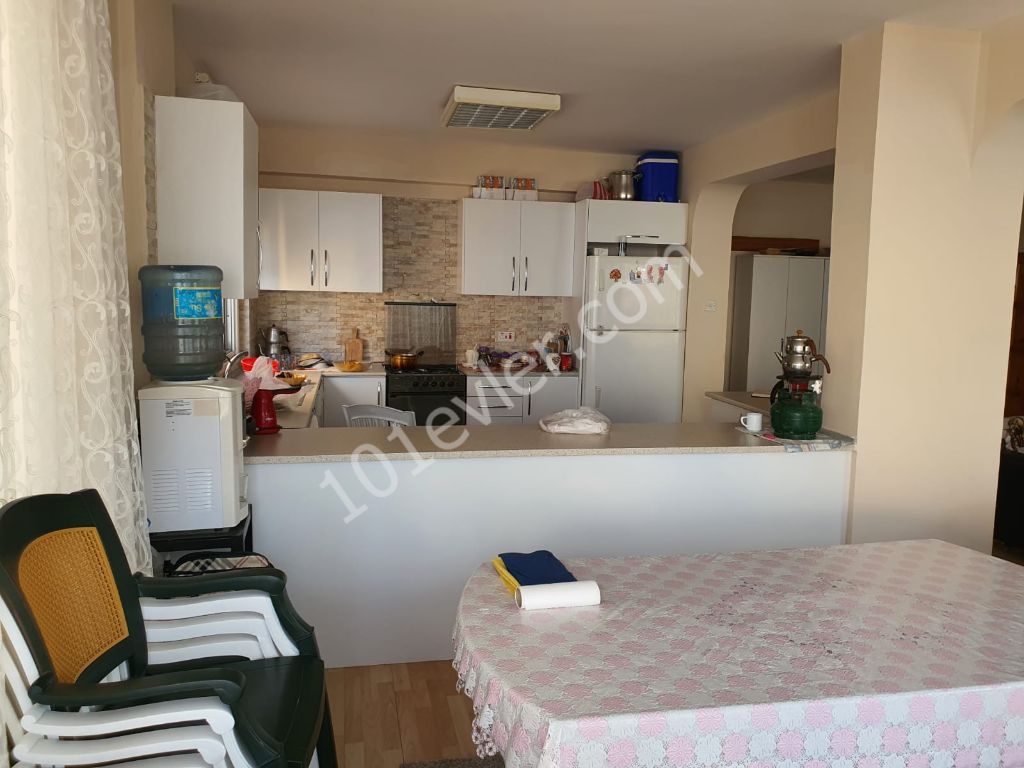 Girne , Kaşgar Court Bölgesin'de 3+1 satılık apartment  