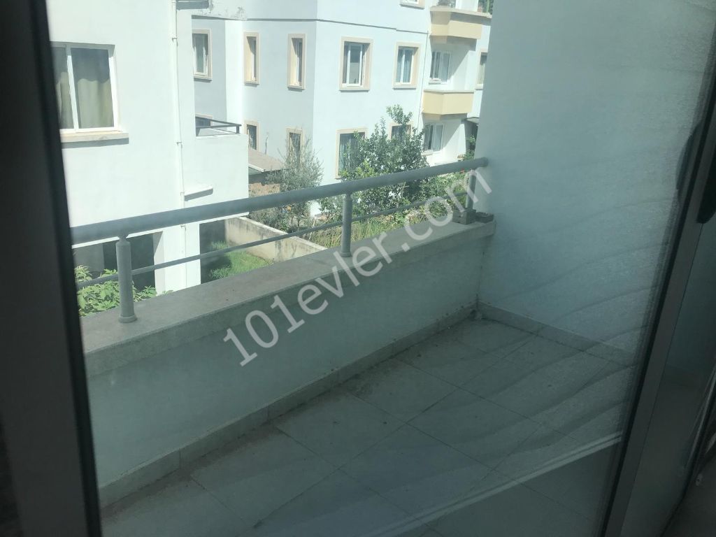 2+1 Wohnung zu verkaufen in Kyrenia ** 