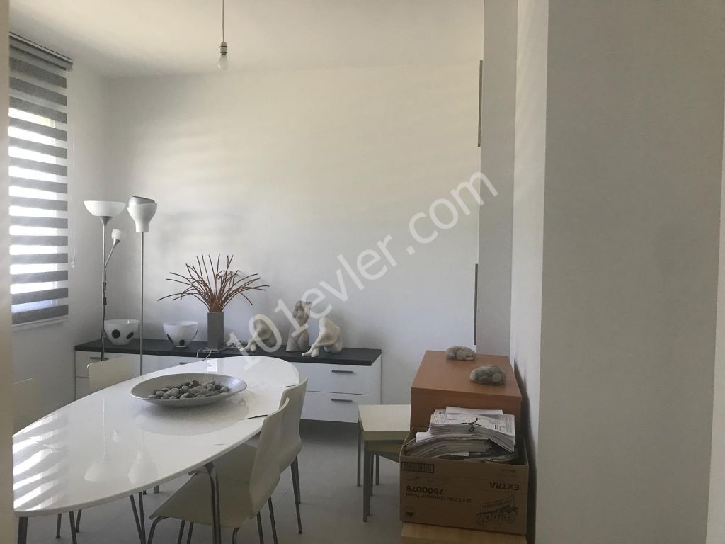 2+1 Wohnung zu verkaufen in Kyrenia ** 