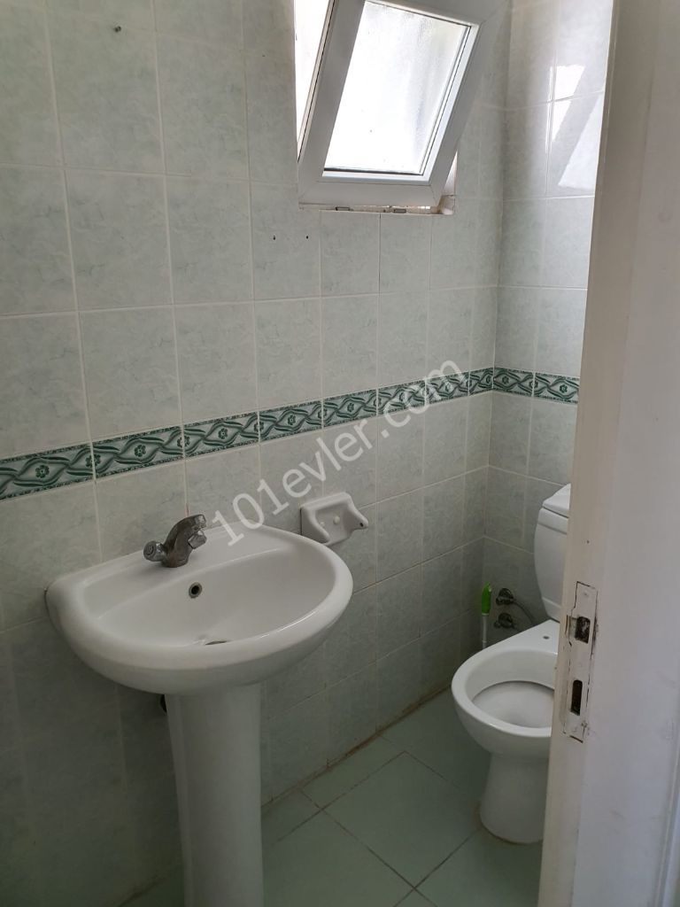 2 bedroom flat for rent near Nusmar market, Kyrenia center