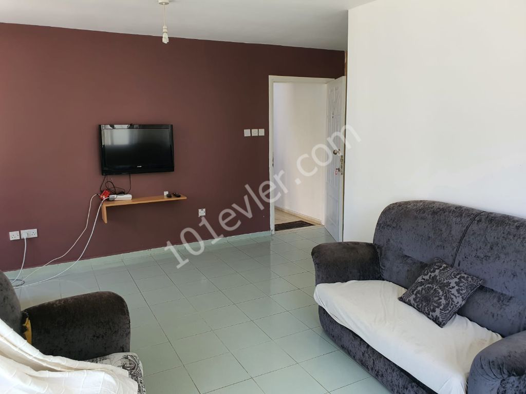 2 bedroom flat for rent near Nusmar market, Kyrenia center