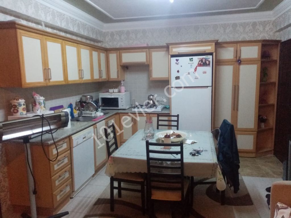 2+1 flat for sale in Kyrenia center