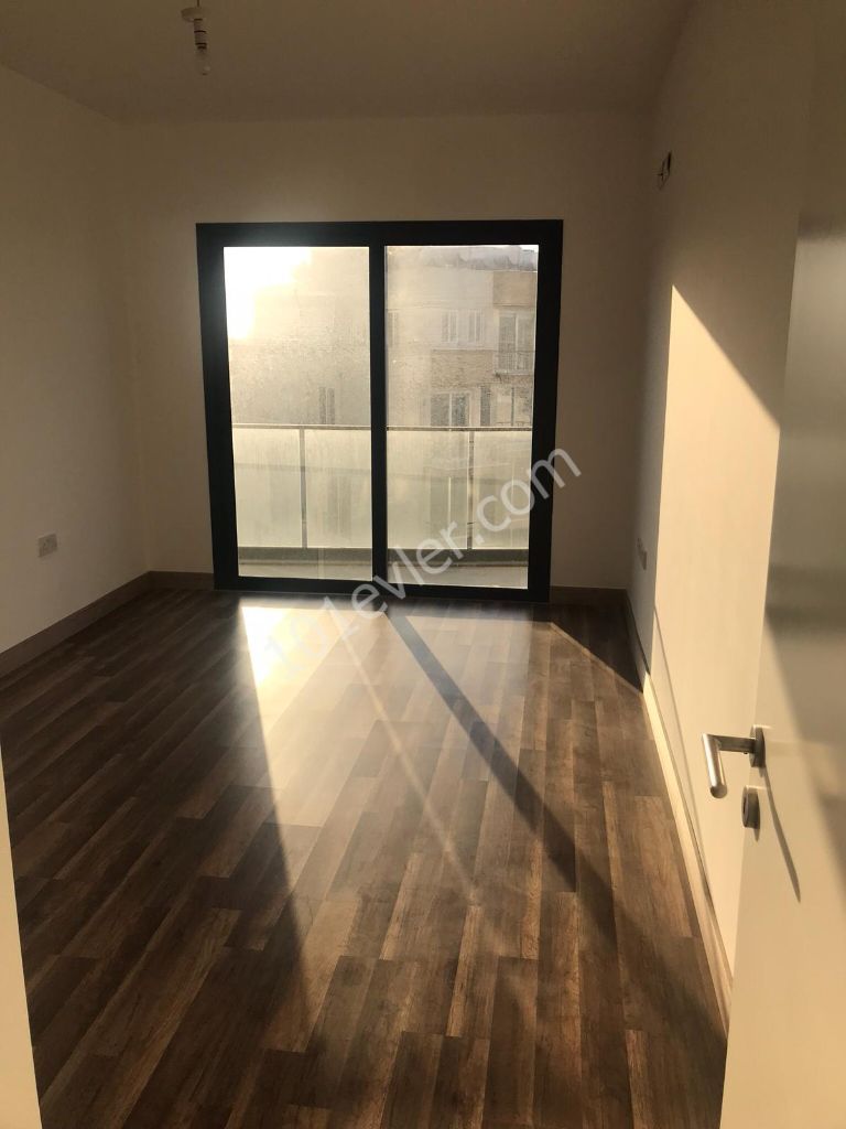 3 + 1 Super Lu Llogara Apartment mit Berg - und Meerblick zum Verkauf in Kyrenia ** 