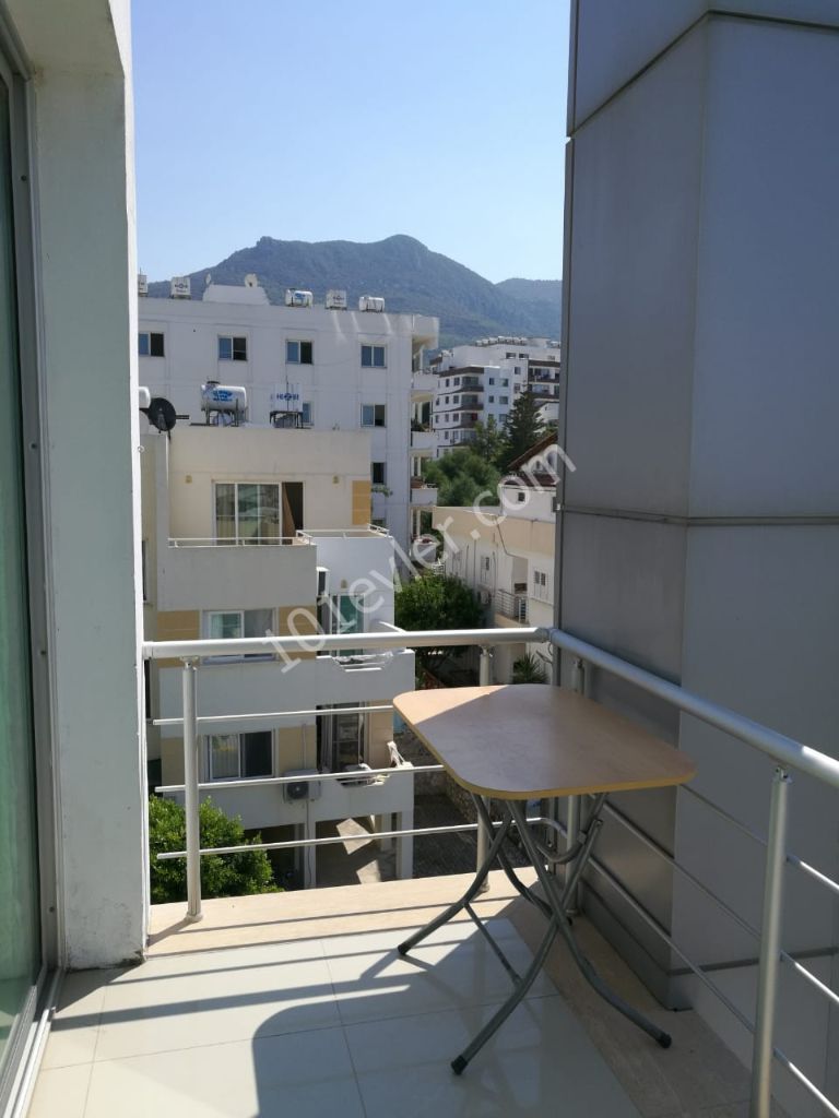 2 bedroom flat for rent in Girne center