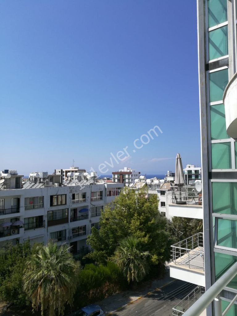 Girne merkezde 2+1 kiralık daire