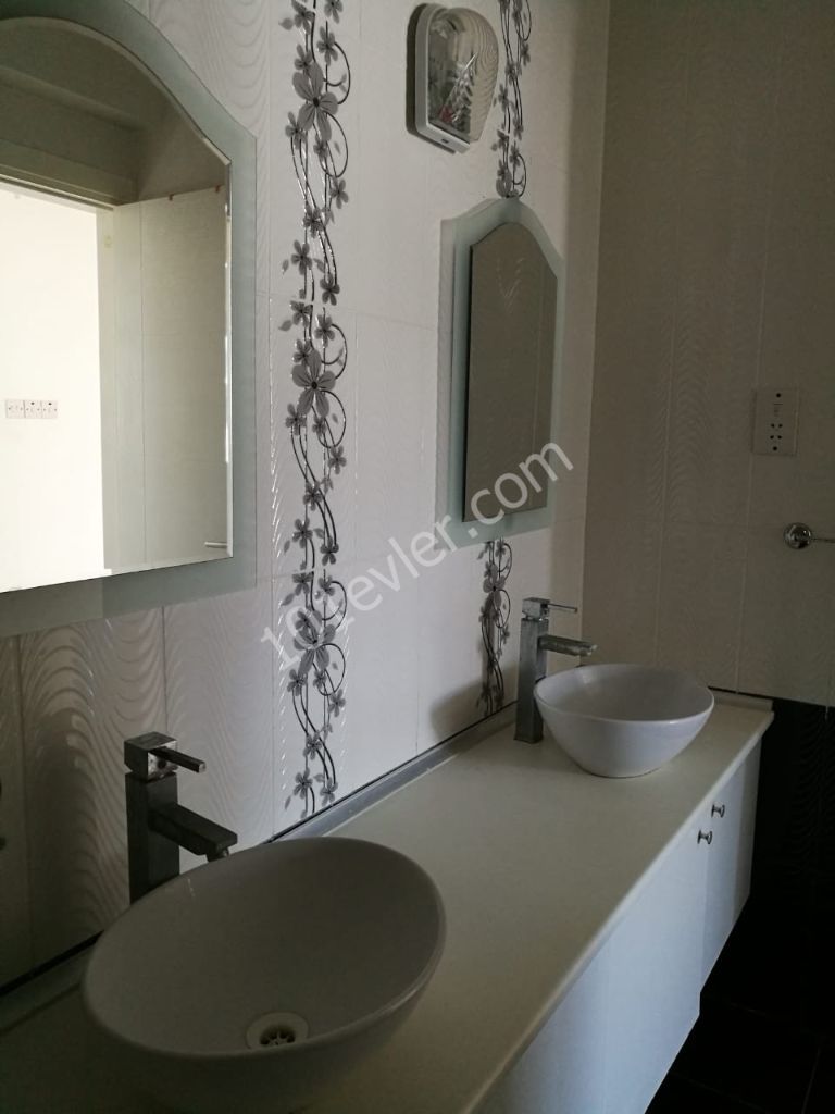 2 bedroom flat for rent in Girne center