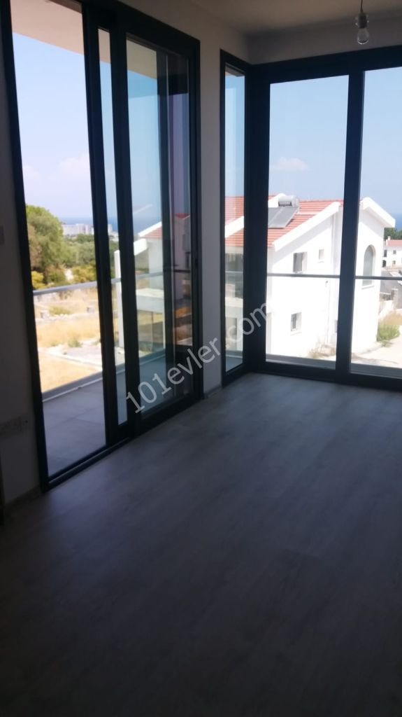 3+1 Villa mit Pool zum Verkauf mit Berg-und Meerblick in Kyrenia Alsancak ** 