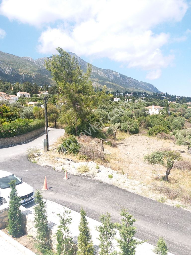 Girne Bellapais'te 3+2 lüx süper manzaralı havuzlu villa