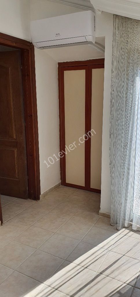 Kyrenia Central 4+1 Apartment Rental