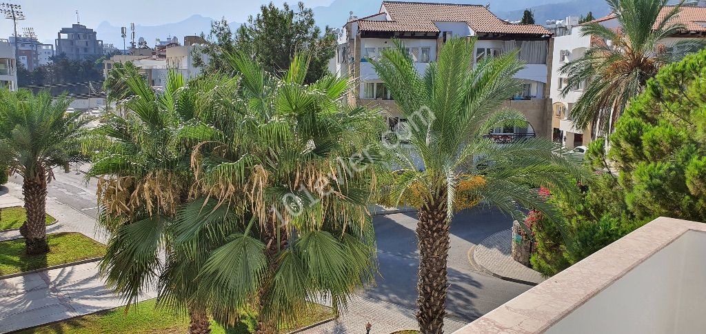 Kyrenia Central 4+1 Apartment Rental