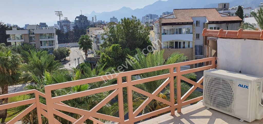 Kyrenia Central 4+1 Apartment Rental