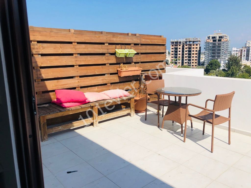 Gİrne Merkezde 1+1 KİRALIK PENTHOUSE. KAR Market bölgesinde, full eşyalı, harika manzaralı 2800 TL