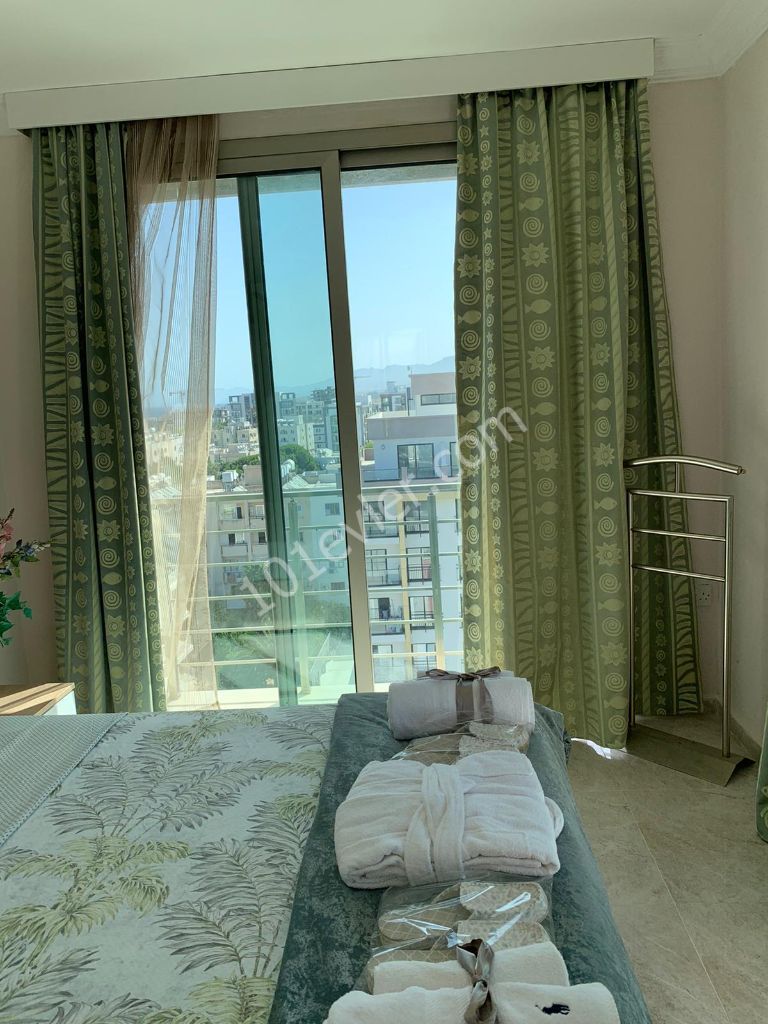 3 + 1 zu vermieten Lu Llogara penthouse im Zentrum von Kyrenia.Meer , Stadt, und Bergblick ** 