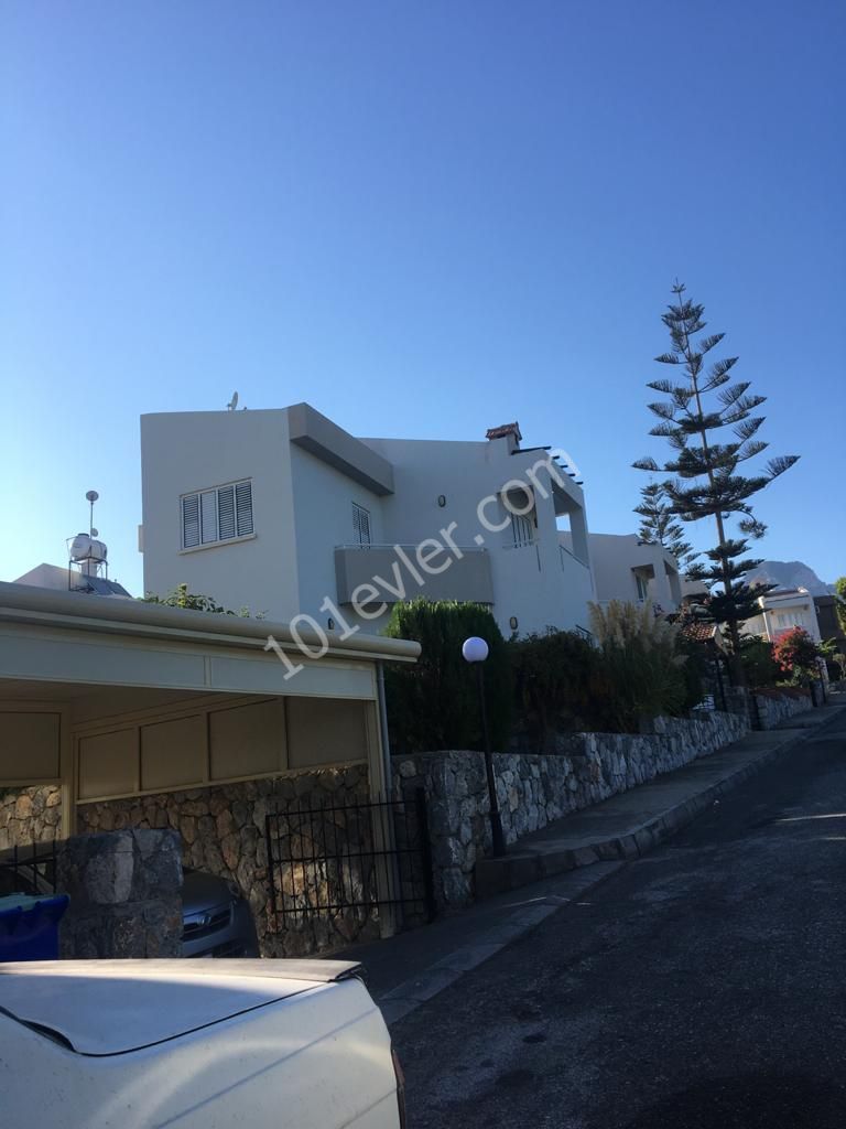 3+1 satılık  villa Çatalköy, Girne'de