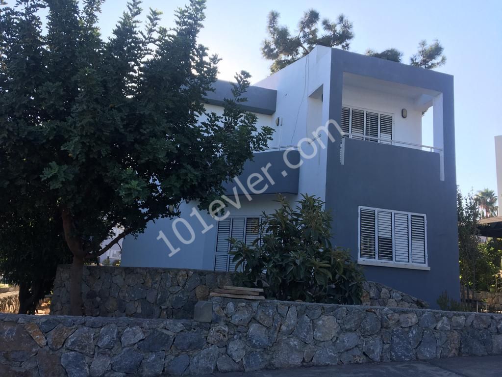 3+1 luxury villa for sale in Çatalköy/Kyrenia