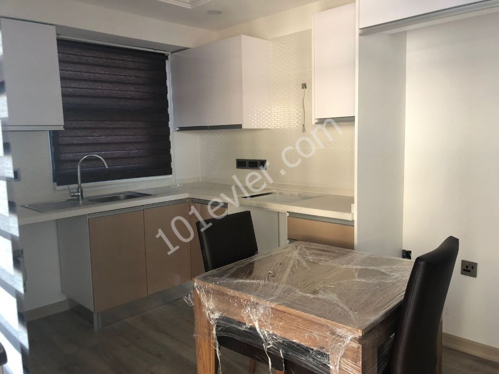 1+1 kiralık daire, Jasmin Court bölgesinde