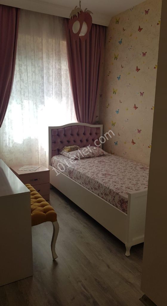 Excellent 2 + 1 apartment for sale in Kyrenia Center.