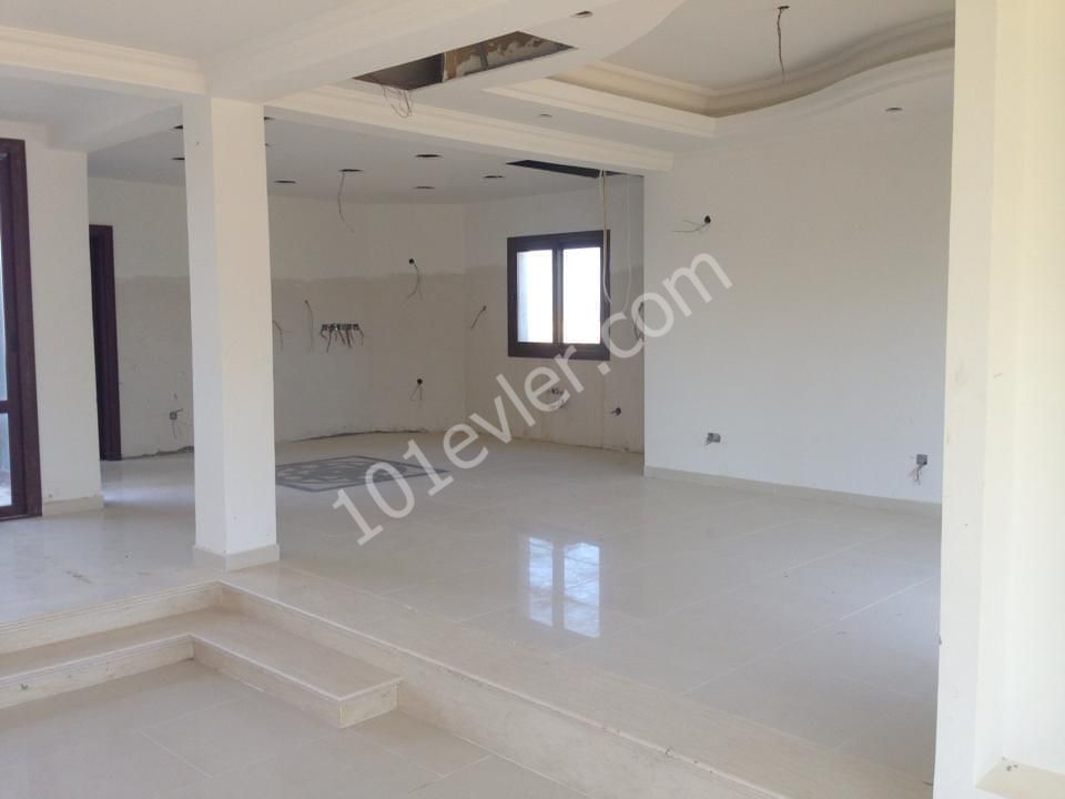 4+2 villa for sale in İskele/Ötüken.