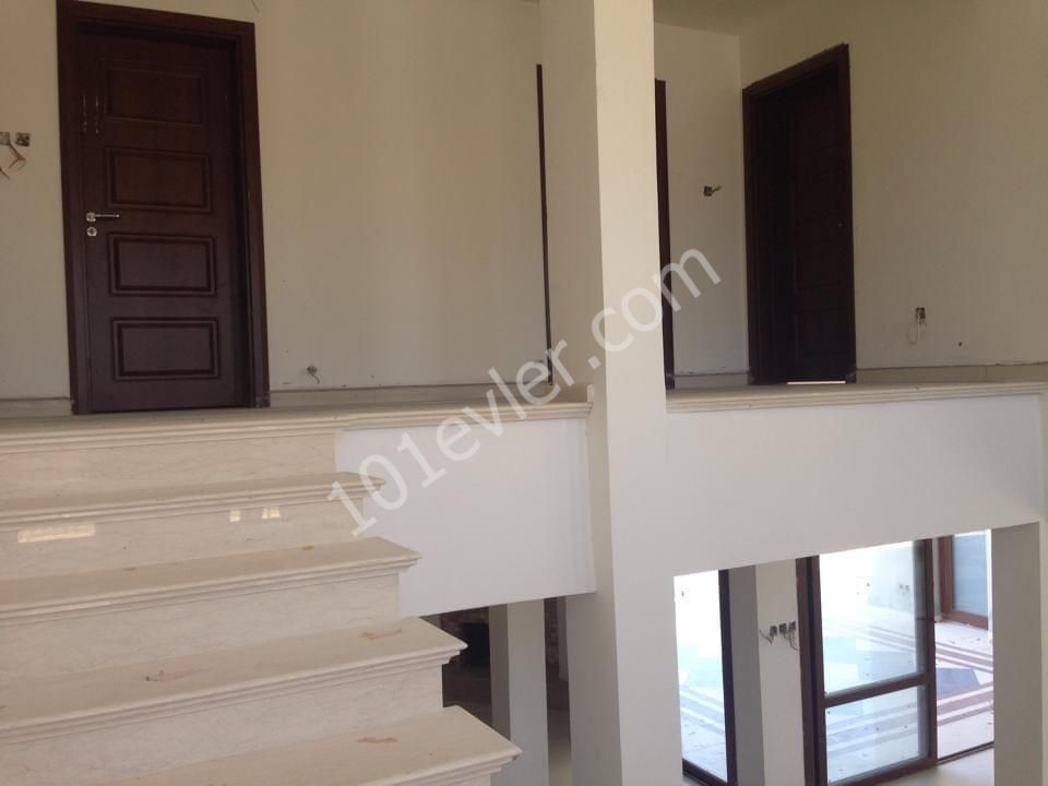 4+2 villa for sale in İskele/Ötüken.