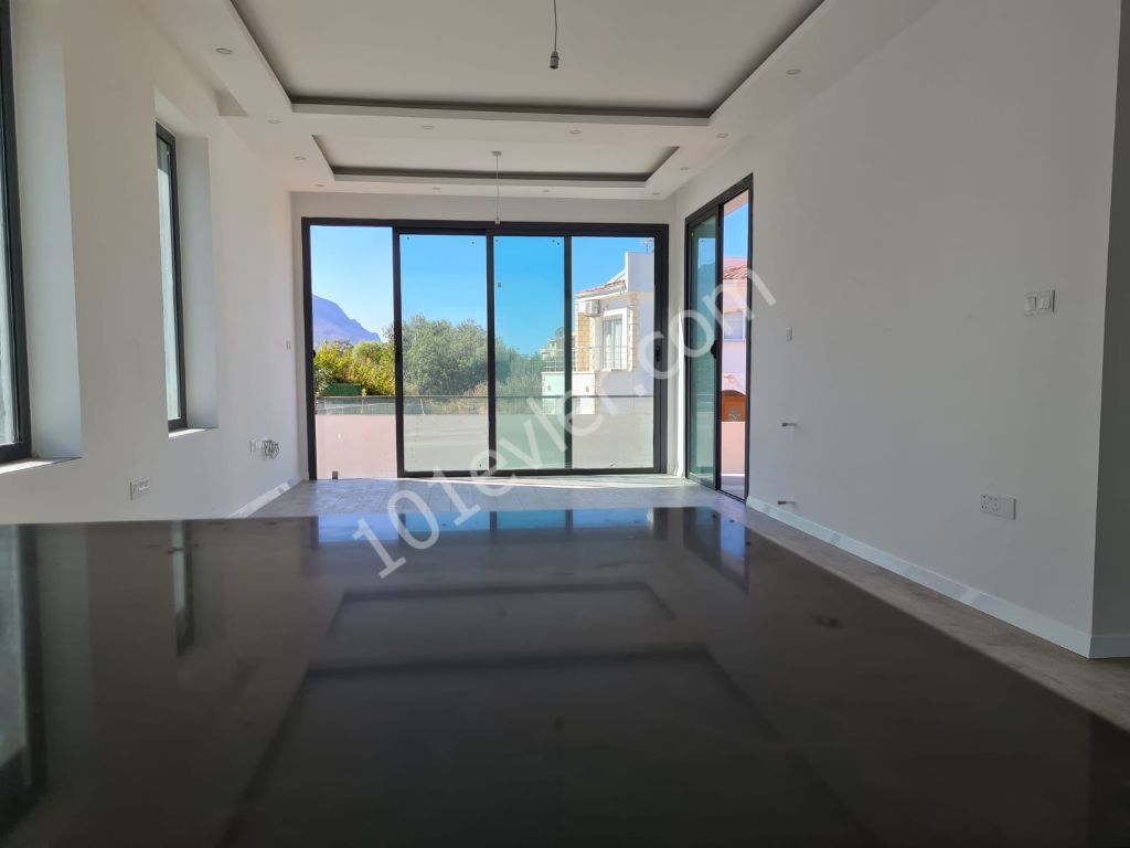 Wunderschöne 3 + 1 villa zu verkaufen in Alsancak / Kyrenia ** 