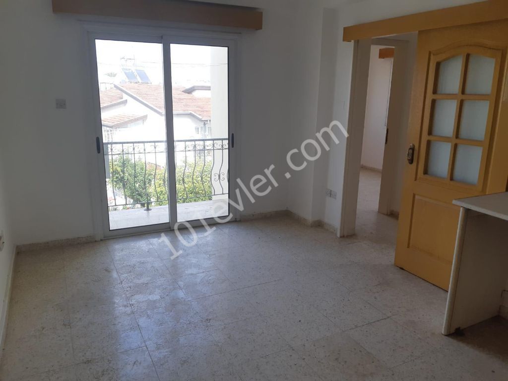 2+1 SATILIK DAİRE LEFKOŞADA, KIZILBAŞTA.