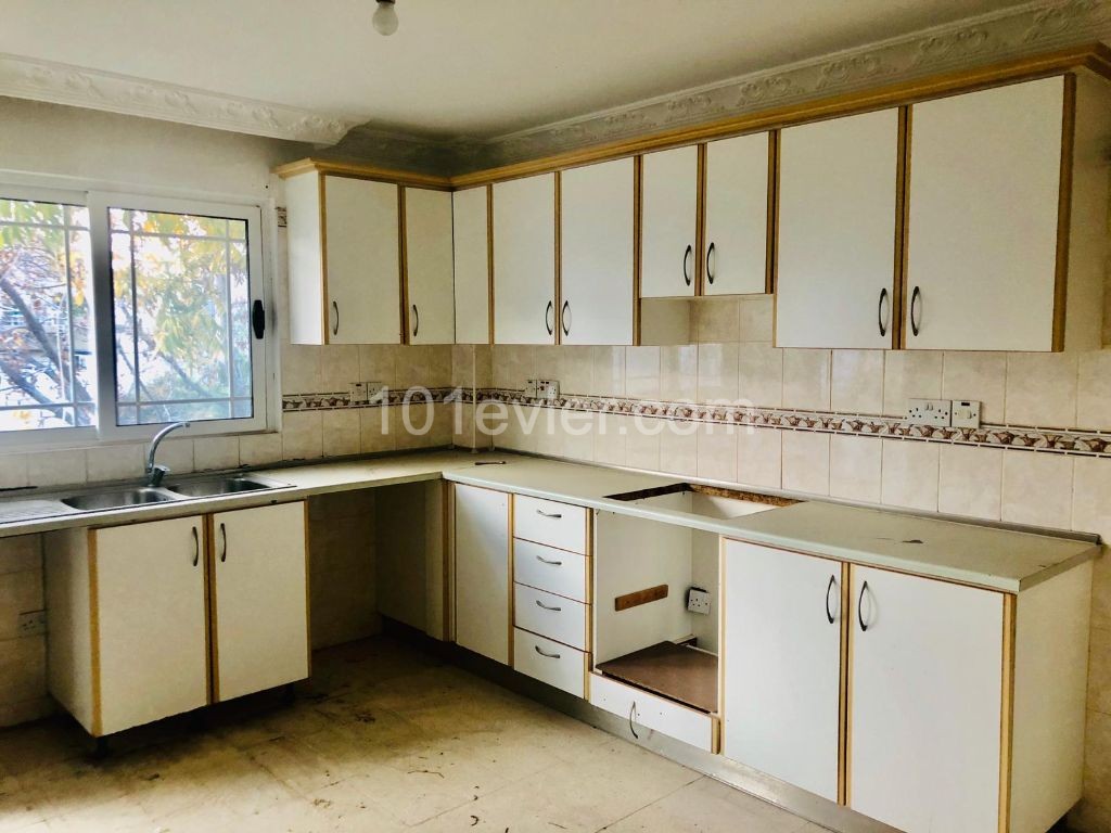 Unfurnished 3+1 apartment  for rent in Yukari Girne