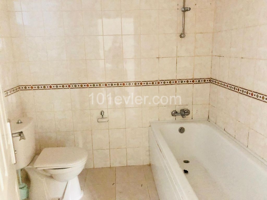 Yukarı Girne’de eşyasiz 3 + 1 kiralık daire