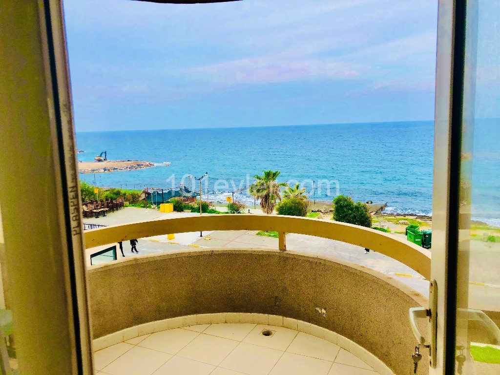 تخت برای فروش in Girne Merkez, گیرنه