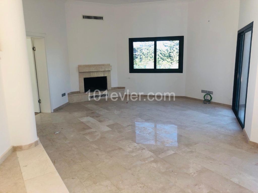 4+1 Villa zum Verkauf in Kyrenia, Alsancak, großer Garten, herrliche Aussicht ** 