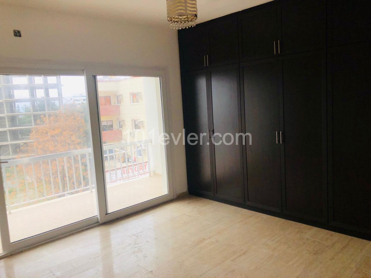 Geniş 2+1 satılık PENTHOUSE Girne  Merkezinde, Barbaros Market Bölgesinde. TÜRK KOÇANLI