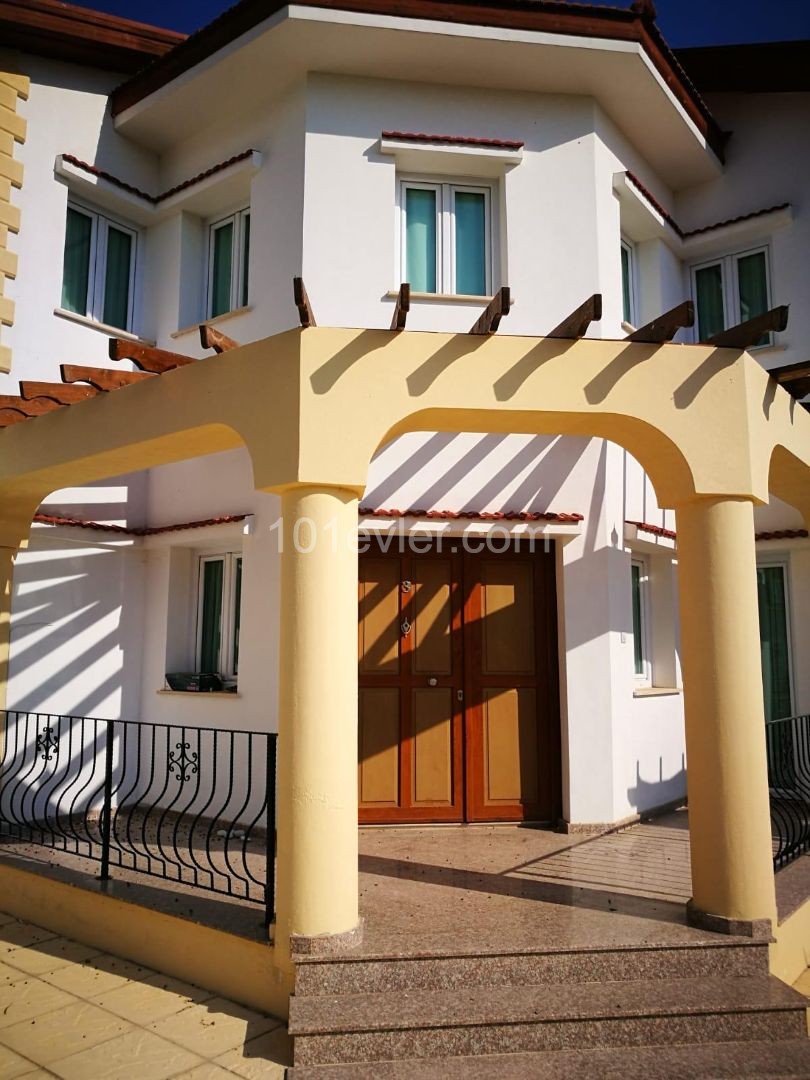 3+1 villa zum Verkauf in Laptada in schöner Lage, jedes Schlafzimmer ensuit, in der Nähe des Meeres. ** 
