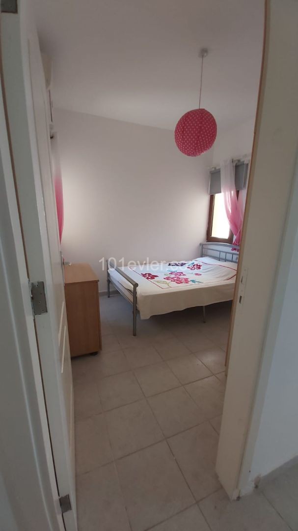 Girne, Doanköy'de satılık 2+1 penthouse , yüzme havuzlu site içinde  