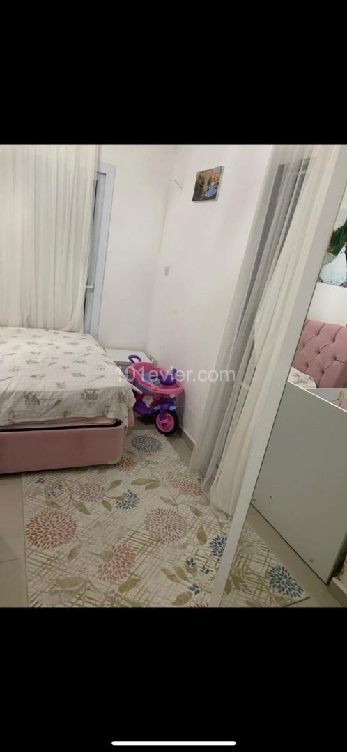 Girne Merkez'de satılık 1+1 daire , Bariş Park bölgesinde 