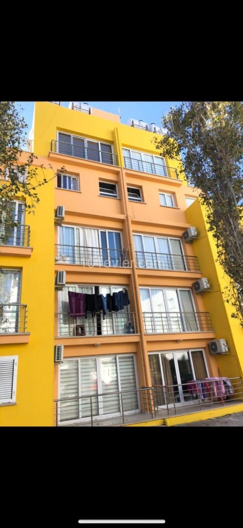 Girne Merkez'de satılık 1+1 daire , Bariş Park bölgesinde 