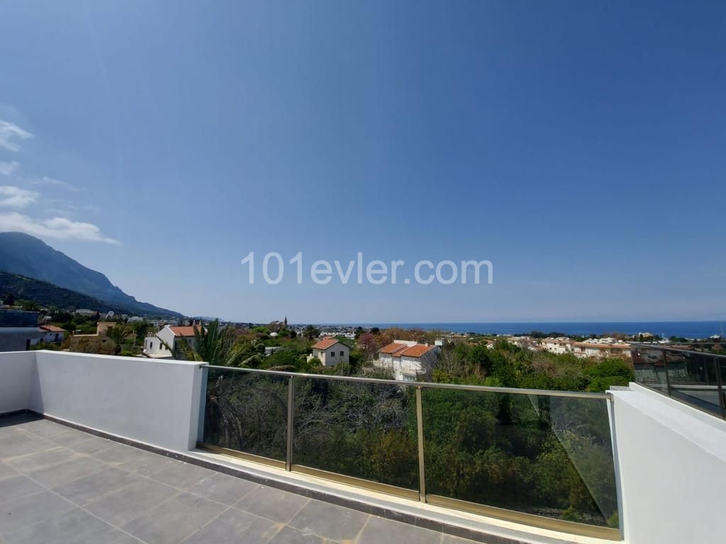 2+1 penthouse oder Gartenwohnung zum Verkauf auf dem Gelände mit Pool in Kyrenia, Region Lapta. ** 