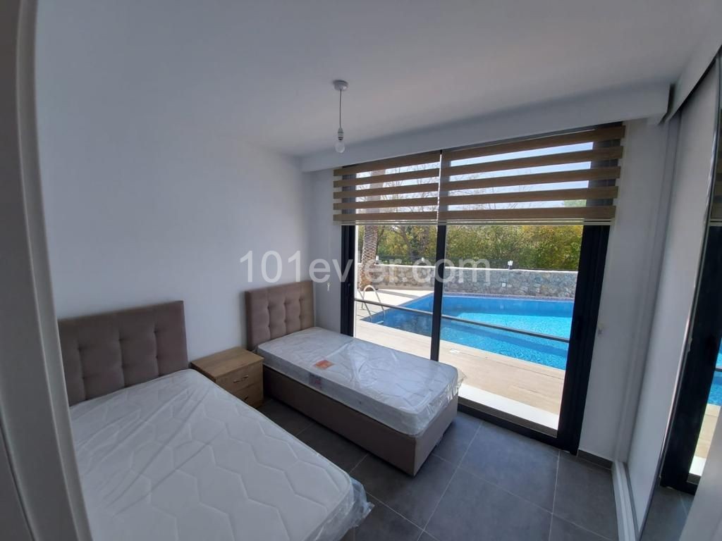 2+1 penthouse or garden apartment for sale in a complex with pool in Lapta area, Girne.