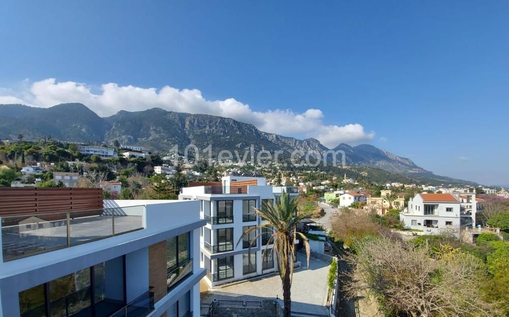 2+1 penthouse oder Gartenwohnung zum Verkauf auf dem Gelände mit Pool in Kyrenia, Region Lapta. ** 