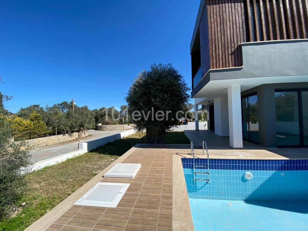 Modern 3+1 villa with pool for sale in Ozanköy.