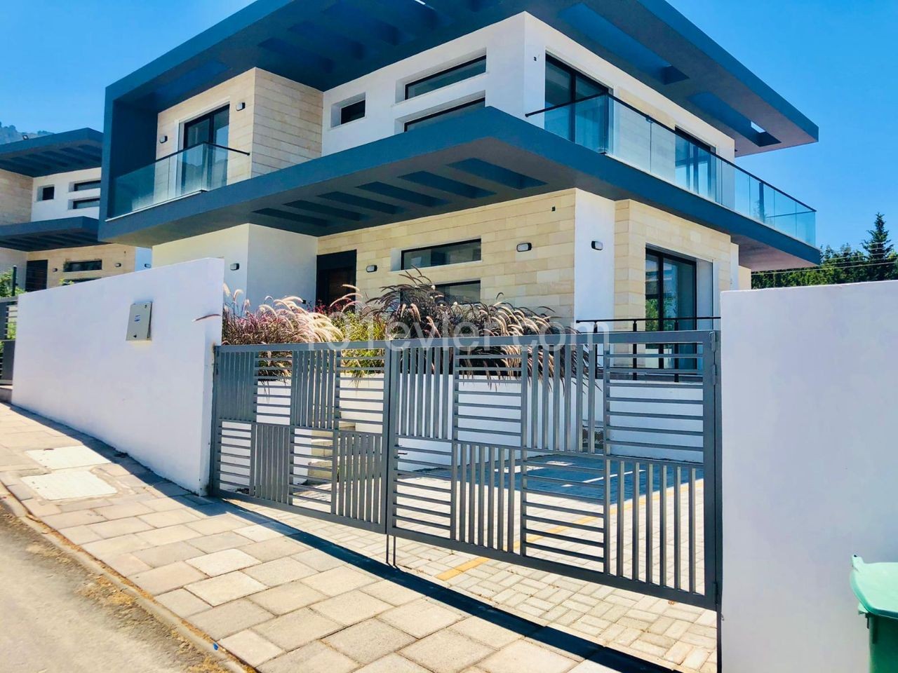 4+1 brand new villa for sale in Alsancak, Kyrenia with private garden and swimming pool 