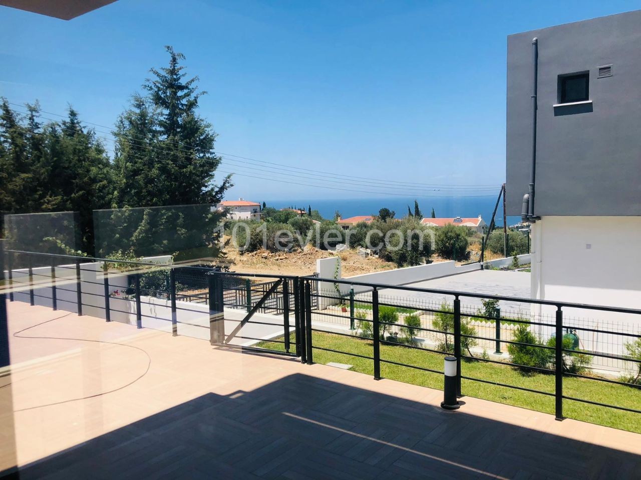 4+1 brand new villa for sale in Alsancak, Kyrenia with private garden and swimming pool 