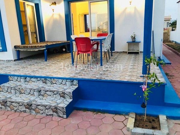 Akdeniz'e yürüyüş mesafede TATLISU'da haftalık  kiralık  3 + 1 villa!